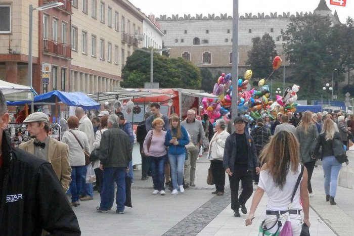 Ilustračný obrázok k článku Cigánski Diabli aj obľúbené kolotoče. Čo prinesie tohtoročný Zvolenský jarmok?