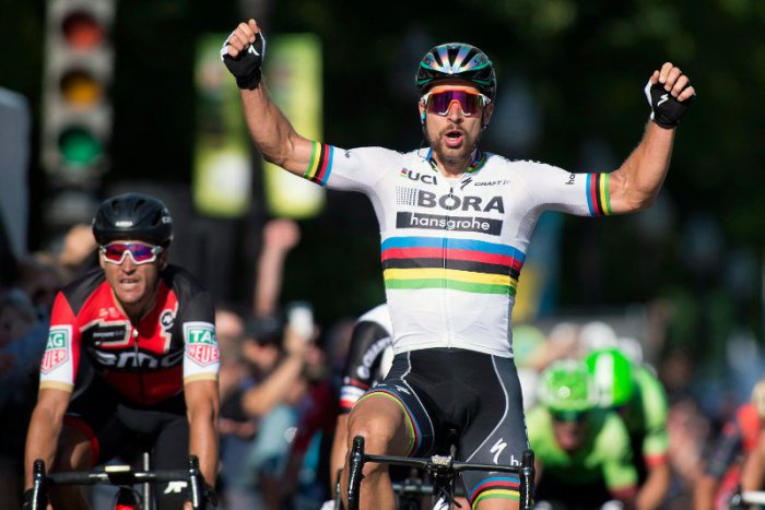 Ilustračný obrázok k článku Sagan víťazí vždy štýlovo: Takéto sú ohlasy médií na jeho 100. triumf