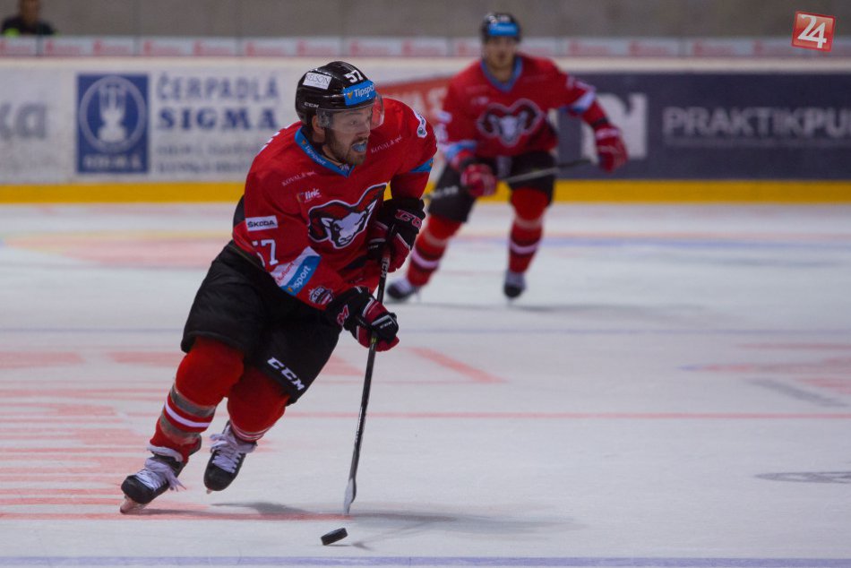 Ilustračný obrázok k článku Barani doma vybojovali cenný triumf. Zápas s oceliarmi drámou do posledných sekúnd