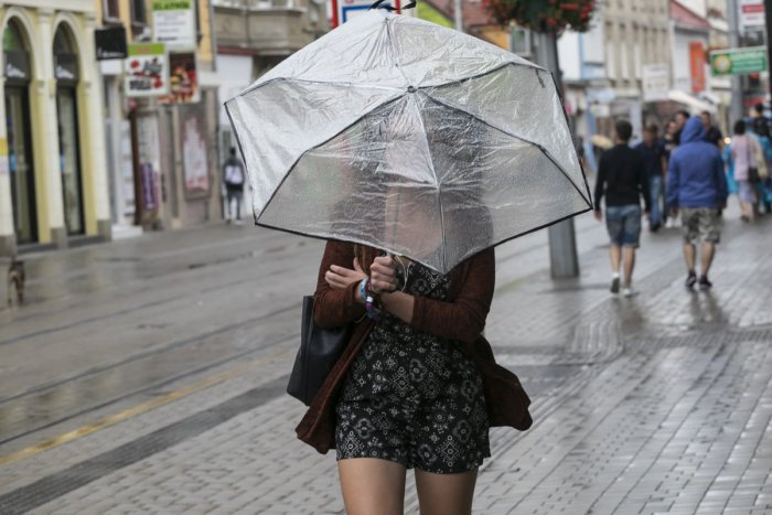 Ilustračný obrázok k článku V utorok môžu búrky potrápiť mnohé miesta: Vylúčené nie sú ani krúpy