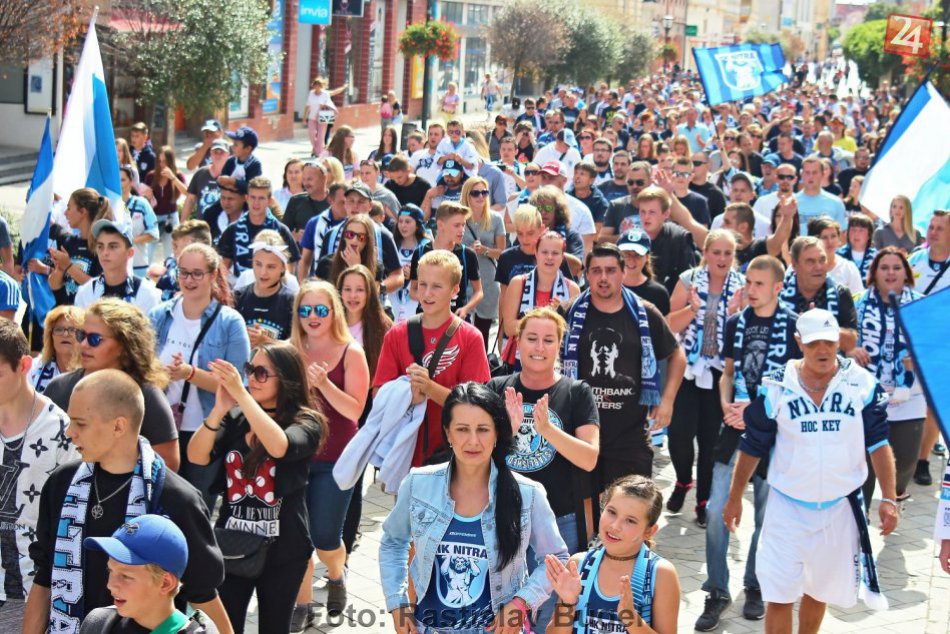 Ilustračný obrázok k článku FOTO: Nová hokejová sezóna odštartovala v Nitre spoločným pochodom fanúšikov