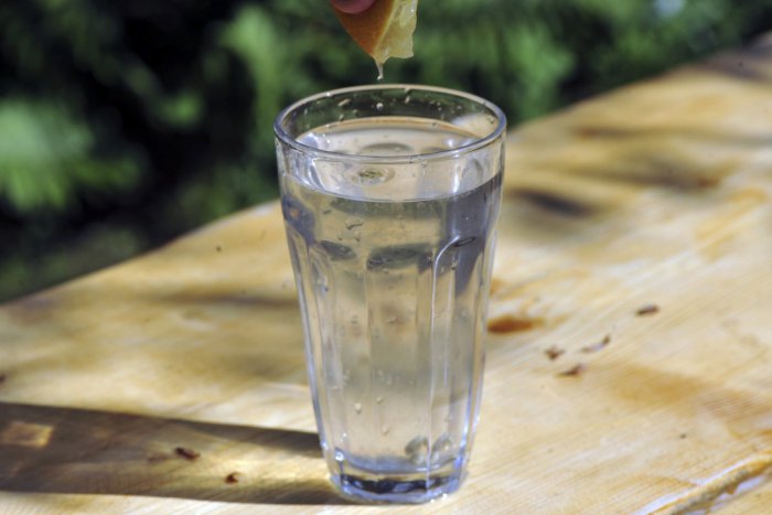 Ilustračný obrázok k článku Plastové mikročastice v našej vode: Rázna reakcia Liptovskej vodárenskej spoločnosti!