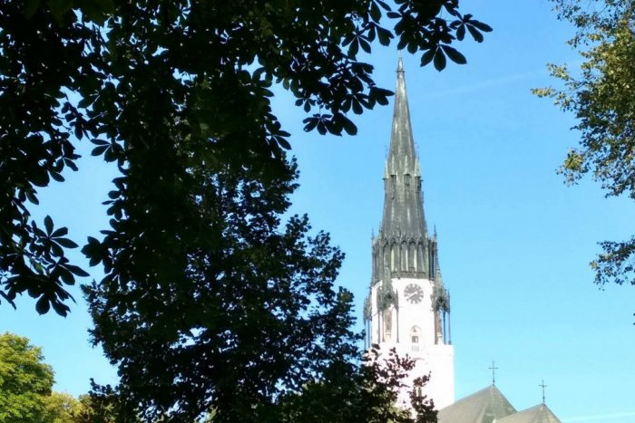 Ilustračný obrázok k článku Umelecký zážitok v našom meste: Divadelníci priblížia príbeh požiaru veže kostola