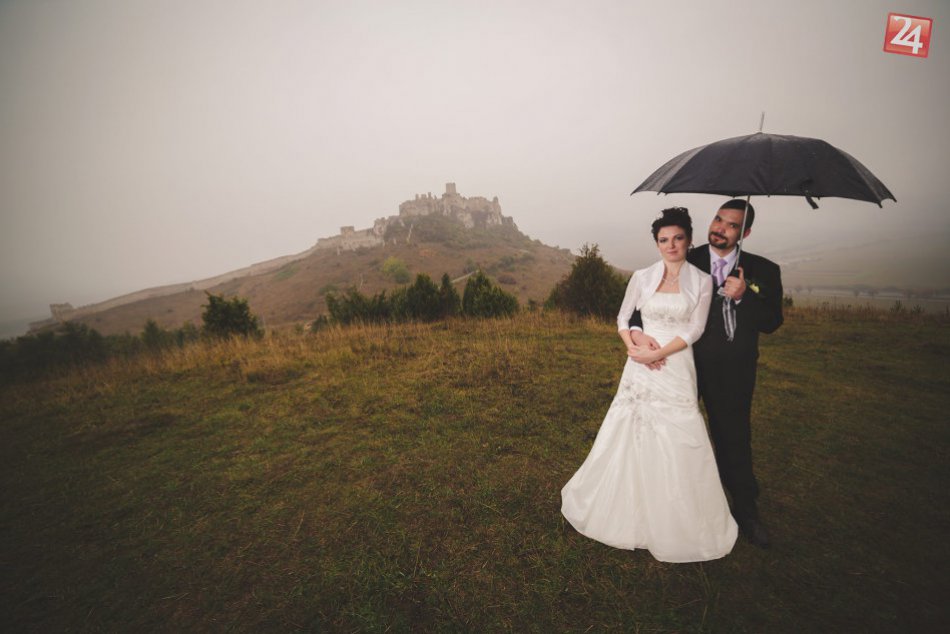 Ilustračný obrázok k článku Svadobné snímky sa dajú spraviť i v zlom počasí: Fotograf zo Spišskej ukázal dôkazy