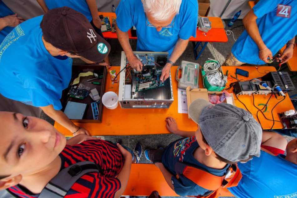 Ilustračný obrázok k článku Na Vedeckom veľtrhu sa budete môcť prejsť po vesmírnej lodi či morskom dne