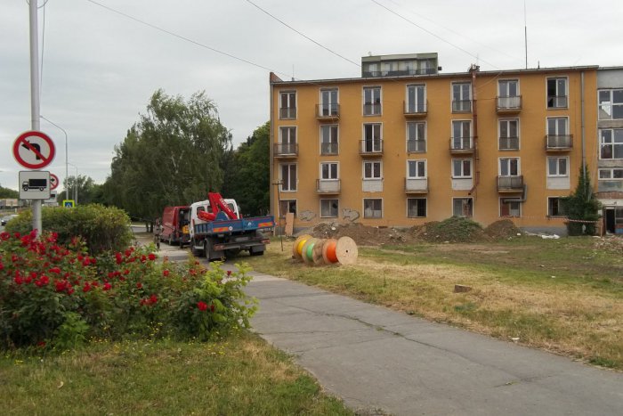 Ilustračný obrázok k článku Radnica v Šali vynovuje komunikácie: Vybuduje chodník zo zámkovej dlažby