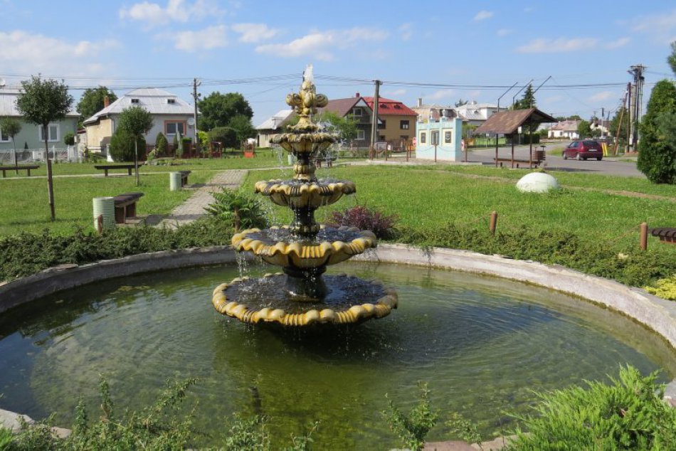 Ilustračný obrázok k článku Bracovce pri Michalovciach a ich lákadlá: Vzácne stromy, grófska hrobka i oázy pokoja