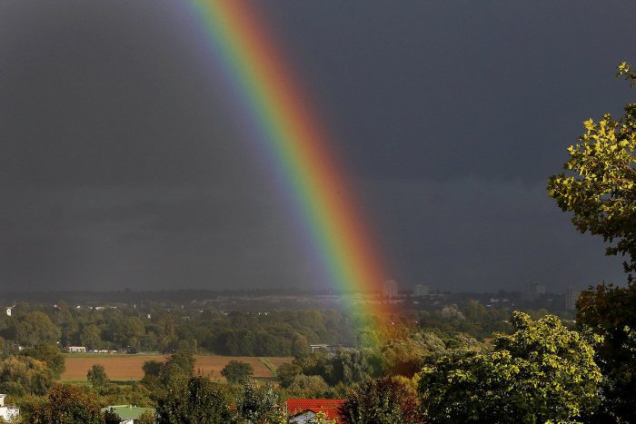 Ilustračný obrázok k článku RANNÁ ŠTVORKA: Jesenné počasie pokračuje aj v stredu, meniny majú Ľuboslav a Ľuboslava