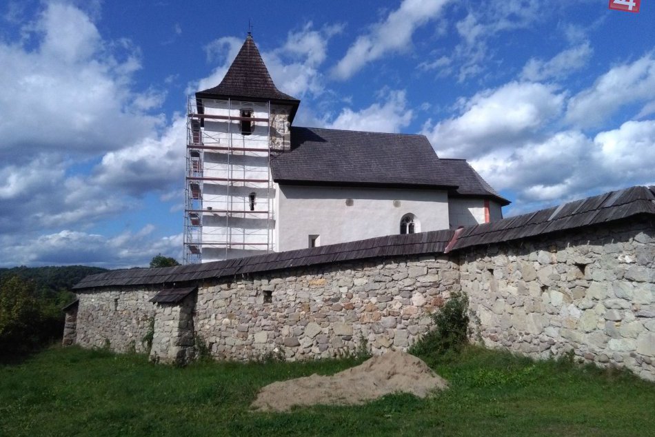 Ilustračný obrázok k článku FOTO: Práce finišujú. Kostolík v Zolnej sa po rokoch opráv ukáže v plnej kráse