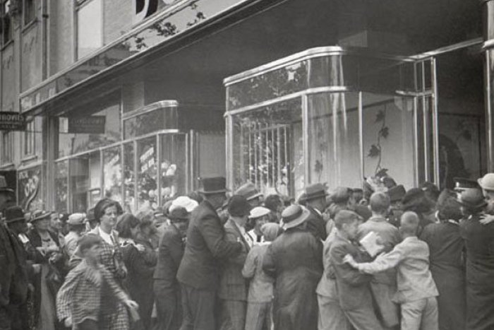 Ilustračný obrázok k článku Bratislavské NAJ: Otvorenie prvého moderného nákupného centra v Bratislave spôsobilo tlačenicu