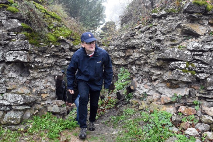 Ilustračný obrázok k článku FOTO: Na Jasenovský hrad zavítal minister kultúry. Toto prišiel skontrolovať...