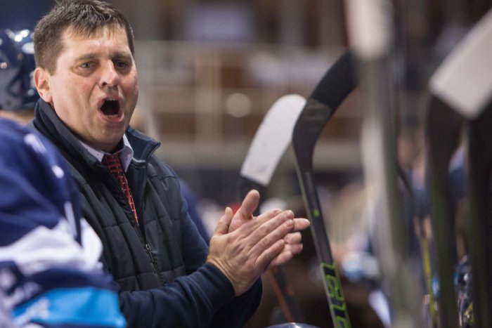 Ilustračný obrázok k článku Tréner Paukovček skončil na striedačke Žiliny: Ako to bude s jeho nástupcom?