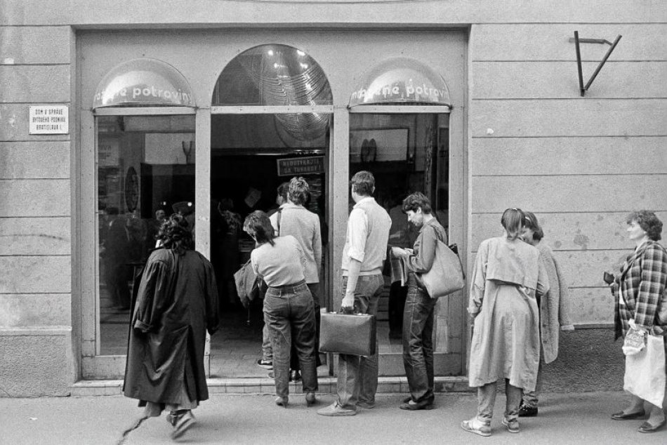 Ilustračný obrázok k článku OBRAZOM: Ako sa menil vizuálny smog na Obchodnej ulici od roku 1984