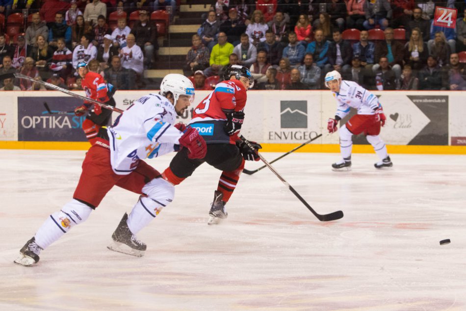 Ilustračný obrázok k článku FOTO: Napäté pohronské derby pod Pustým hradom. 3 body zostávajú vo Zvolene