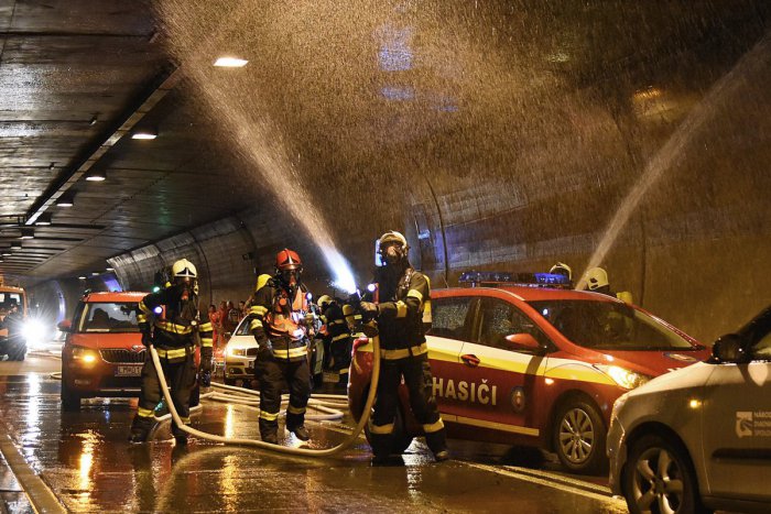 Ilustračný obrázok k článku Nehoda cisterny v tuneli Bôrik preverila všetky záchranné zložky!