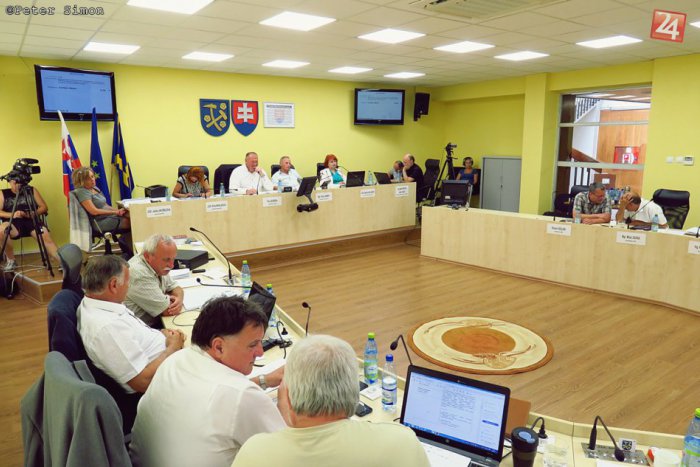 Ilustračný obrázok k článku Zasadnutie Mestského zastupiteľstva v Rožňave: Tieto body čakajú na poslancov