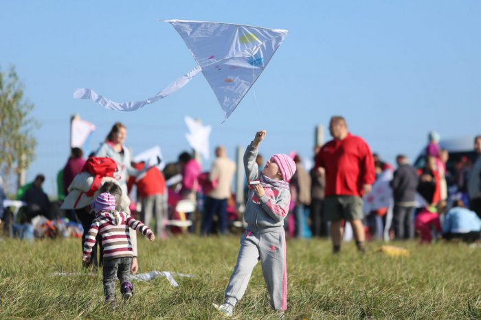 Ilustračný obrázok k článku Šarkaniáda, zápolenie v bazéne aj korčuliarske preteky. Bystrica bude žiť športom