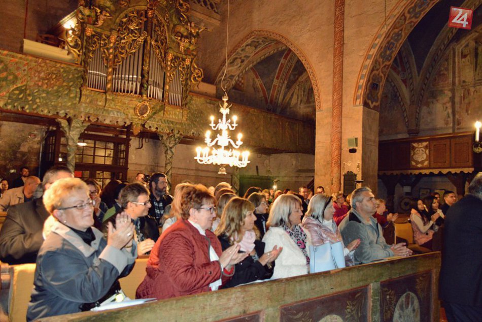 Ilustračný obrázok k článku Úžasná atmosféra na FOTKÁCH: Rožňavu a okolie ovládla hudba minulosti