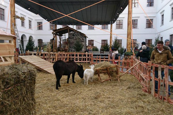 Ilustračný obrázok k článku O tom, či budú vianočné trhy na Bratislavskom hrade, rozhodnú ľudia