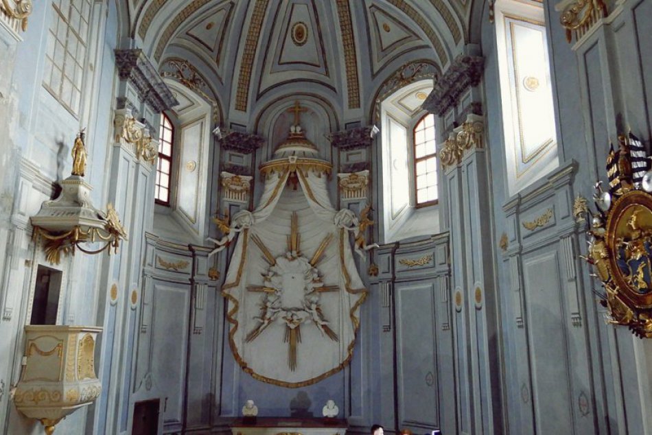 Ilustračný obrázok k článku FOTO: Na hrade Krásna Hôrka ukončili ďalšiu etapu obnovy fresiek v kaplnke