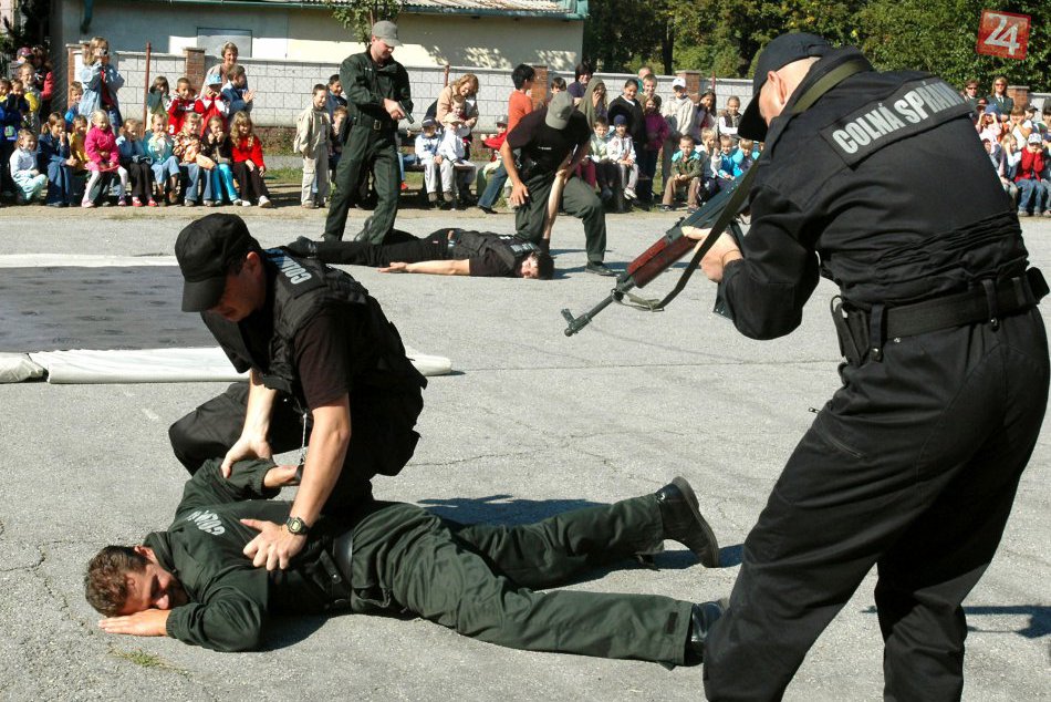 Ilustračný obrázok k článku Zásah kukláčov v centre: Colnícke psy budú vyhľadávať drogy a pašovaný tovar