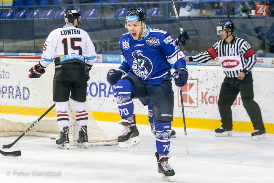 Ilustračný obrázok k článku Desať gólov a powerplay pod Tatrami: Poprad v tabuľke opäť poskočil