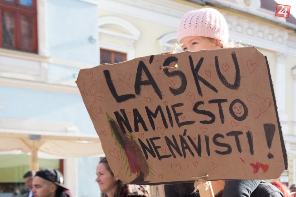 Ilustračný obrázok k článku FOTO: Protifašistický pochod v Banskej Bystrici, do ulíc vyšli stovky ľudí
