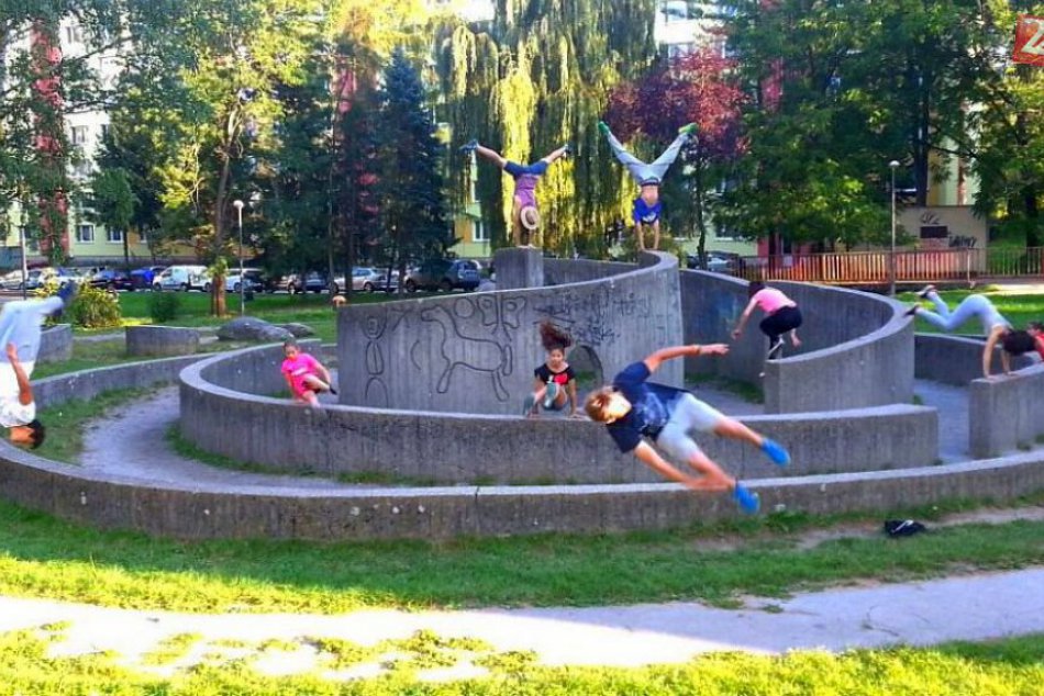 Ilustračný obrázok k článku Preskoky, saltá, aj ľudské príbehy. Parkouristi predstavia Bystričanom svoje umenie