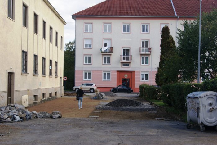 Plocha, na ktorej bude stáť nová žiarska tržnica.