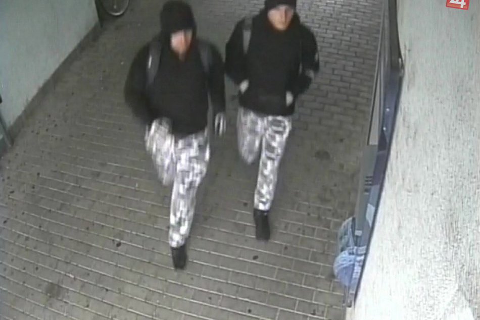 Ilustračný obrázok k článku Šaľou sa šíri vlna strachu: Bitka a prepad banky na pohode obyvateľov nepridali