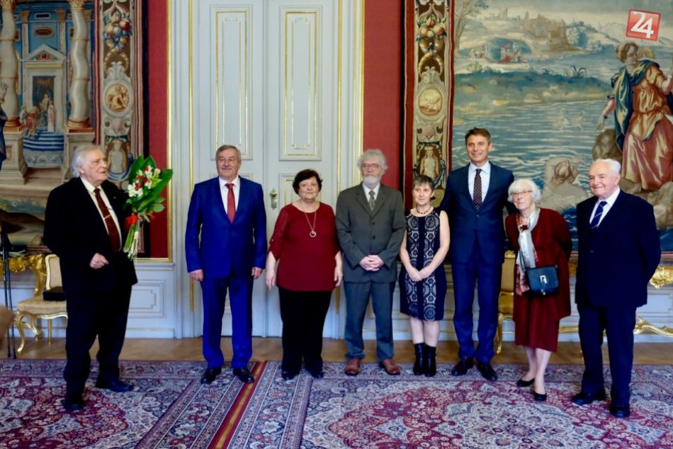 Ilustračný obrázok k článku Titul Senior roka získali tento rok šiesti Bratislavčania