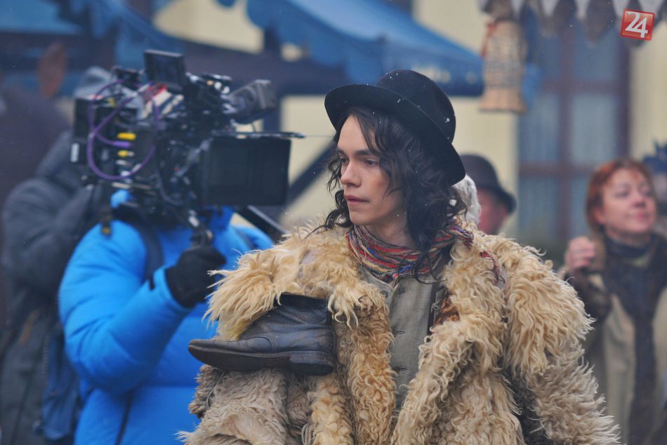 Ilustračný obrázok k článku Pokračovanie Perinbaby postihli problémy: Štáb Juraja Jakubiska okradli