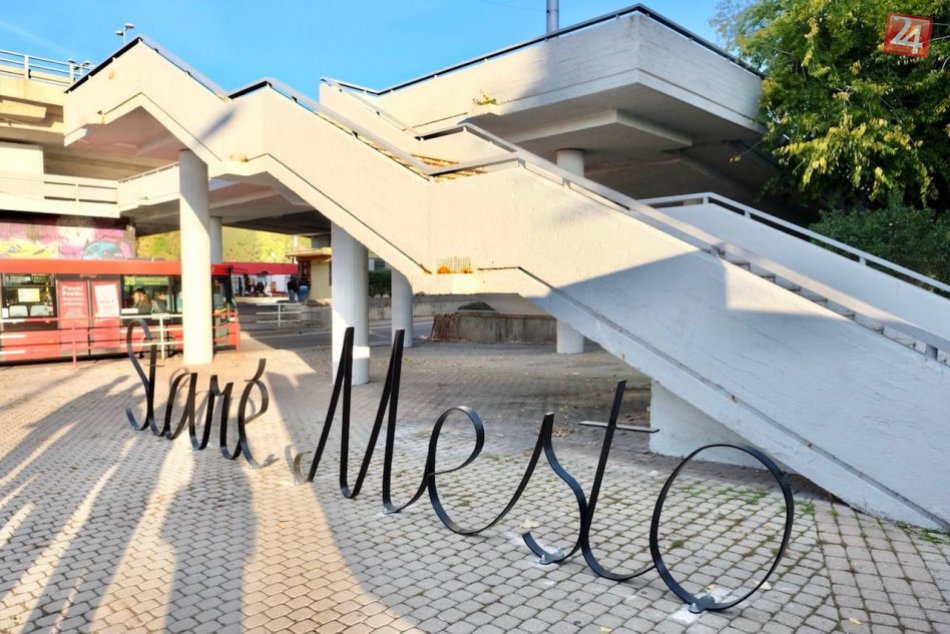 Ilustračný obrázok k článku V Starom Meste pribudli dva dizajnové cyklostojany. Lákajú do centra na bicykli!