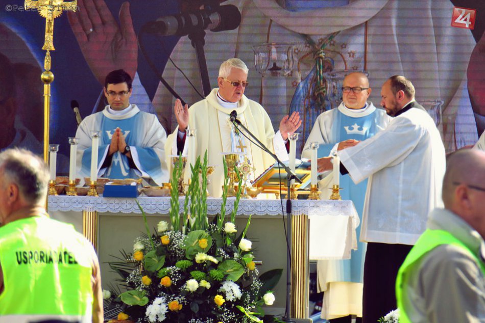 Ilustračný obrázok k článku Rožňavské námestie zaplnili tisíce veriacich: FOTO a VIDEO z miesta!