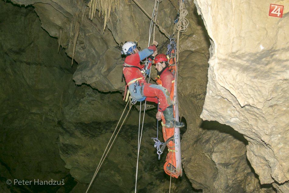 Ilustračný obrázok k článku Akcia v Belianskej jaskyni: Naši záchranári si poradia aj pod zemou (FOTO+VIDEO)