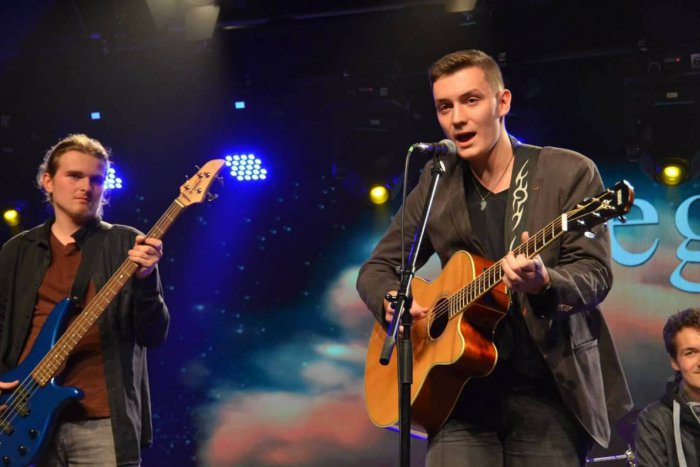 Ilustračný obrázok k článku Talentovaný gymnazista, ktorému učarovala hudba: Vyspovedali sme Adriána Ondova