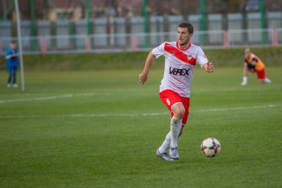 Ilustračný obrázok k článku Liptáci von opäť nevyhrali: S desiatimi hráčmi ratovali remízu