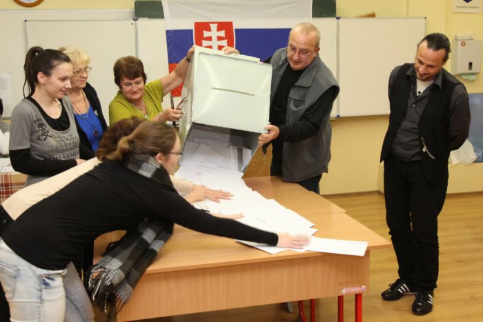 Ilustračný obrázok k článku Neprišlo vám oznámenie o voľbách do VÚC? Pýtajte sa na obecnom úrade