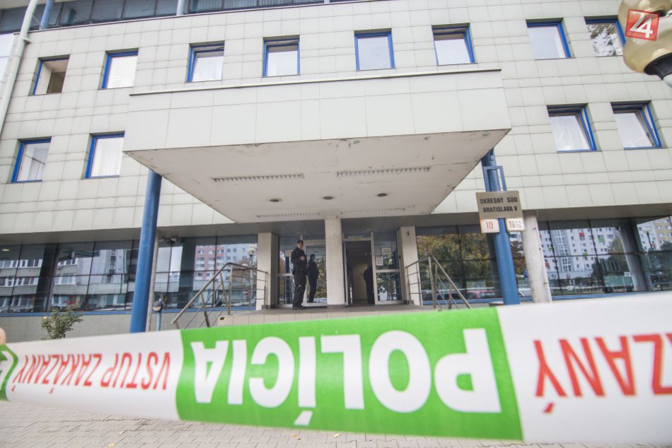 Ilustračný obrázok k článku Evakuácia po nahlásení bomby: Rušno bolo na všetkých súdoch