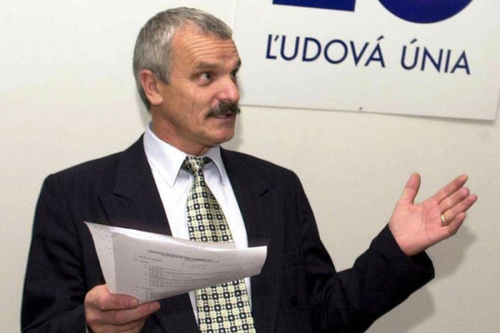 Ilustračný obrázok k článku Bývalý minister vnútra mal autonehodu: Po havárii na Spiši nafúkal!