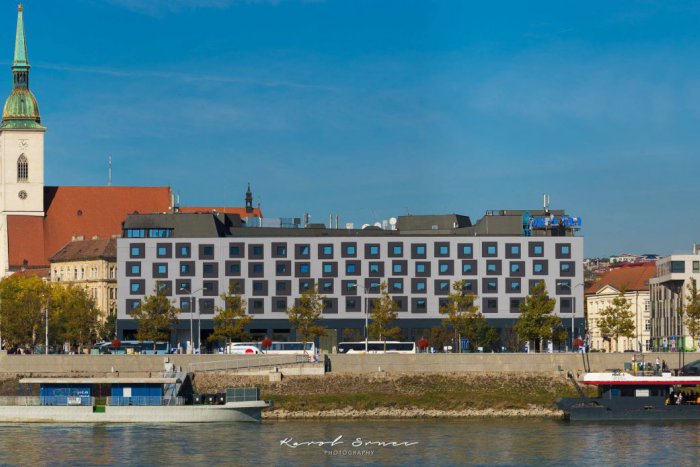 Ilustračný obrázok k článku Pri fasáde hotela Danube neprijímam win-win riešenie, tvrdí Radoslav Števčík