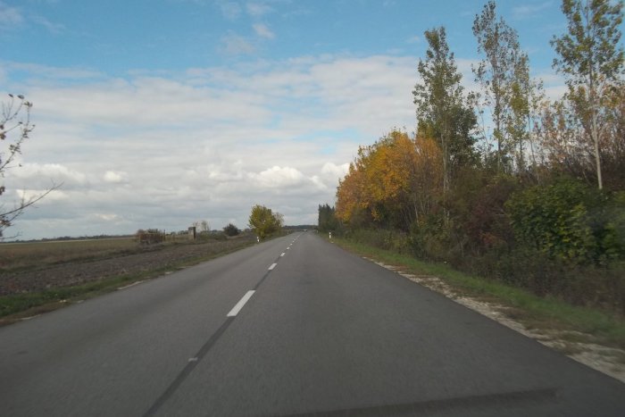 Ilustračný obrázok k článku Do konca roka opravia ešte tri cesty: V Tešedíkove začínajú už tento týždeň