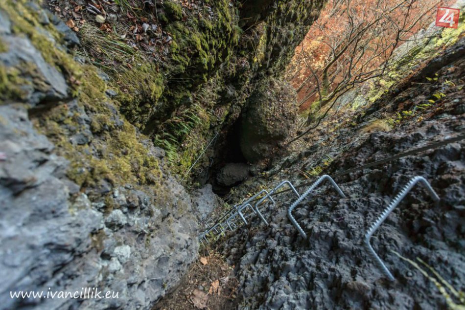 Ilustračný obrázok k článku Skalka je obľúbenou víkendovou destináciou: Láka na ferratu aj kolobežky