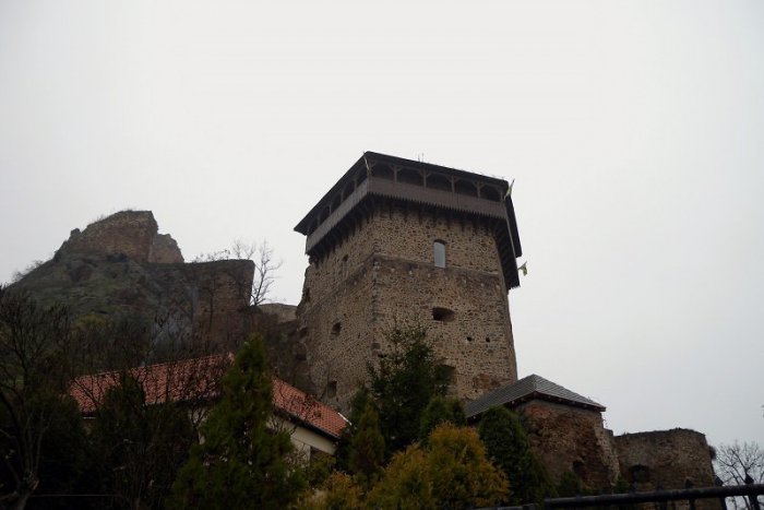 Ilustračný obrázok k článku Fiktívna prechádzka po Fiľakove: Prednáška v knižnici priblíži históriu mesta