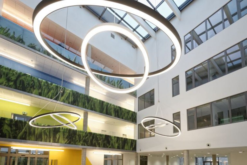 Ilustračný obrázok k článku V Michalovciach vyrástla nemocnica novej generácie: Už je slávnostne otvorená