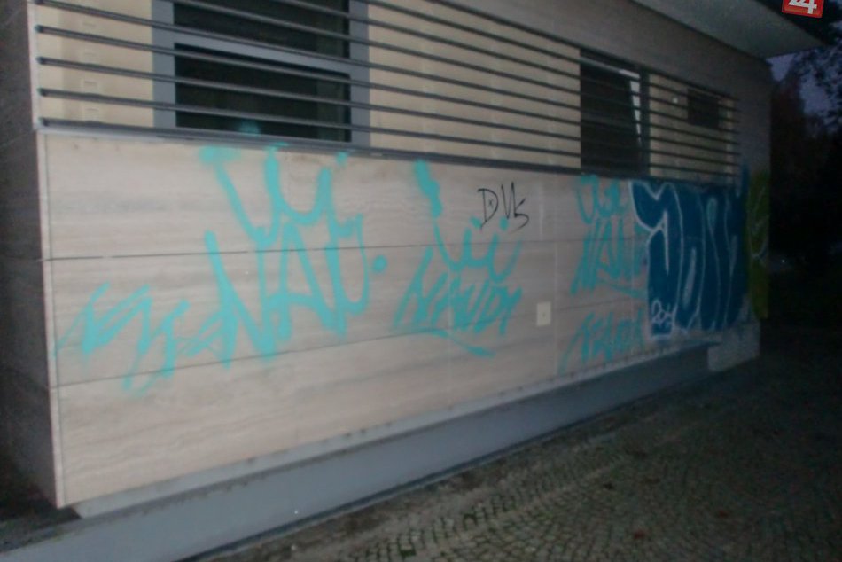 Ilustračný obrázok k článku FOTO: Mladý sprejer si poriadne zavaril. Polícia ho nachytala v centre Zvolena