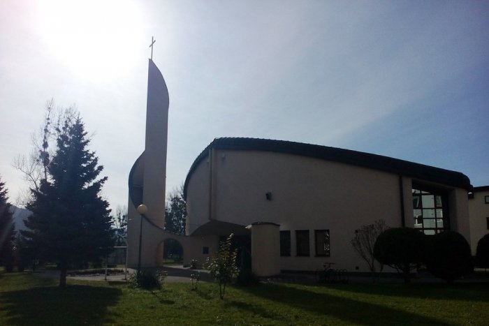 Ilustračný obrázok k článku Až toľko ich ani nečakali: Na faru v Humennom prišla stovka ľudí darovať krv