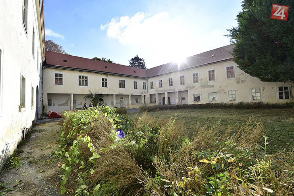 Ilustračný obrázok k článku Kaštieľ v Malinove bude mať opravenú strechu