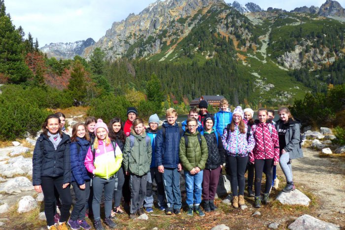 Ilustračný obrázok k článku Revúcki školáci dostali za snahu parádnu odmenu. Obdivovali Tatry v plnej kráse