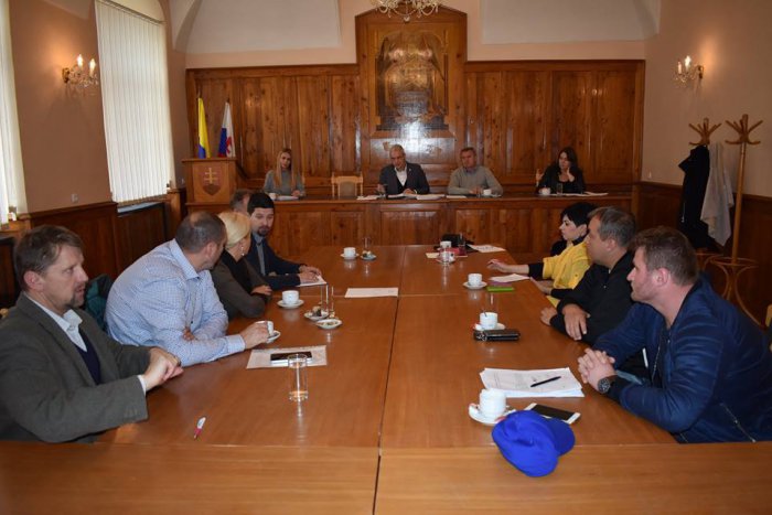 Ilustračný obrázok k článku Hokejbalisti sa predstavia doma: Rokovania s vedením mesta priniesli pokrok